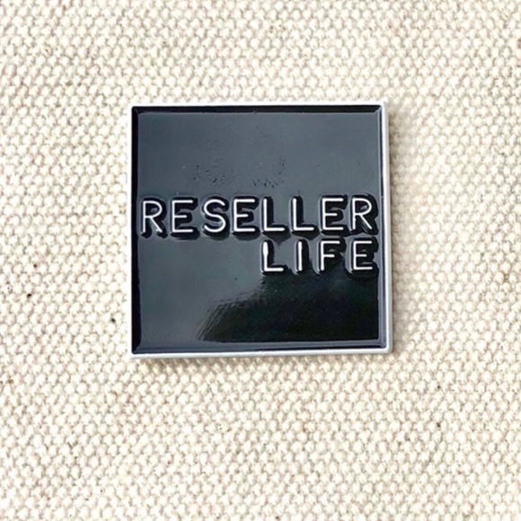 Custom Reseller Life Custom Lapel Pin 1" x 1" - Picture 3 of 8